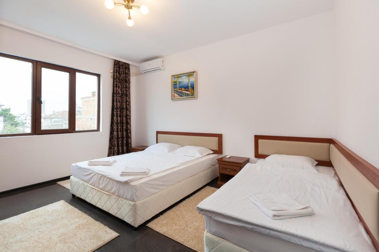 Central Beach Guest Rooms Burgas Ngoại thất bức ảnh